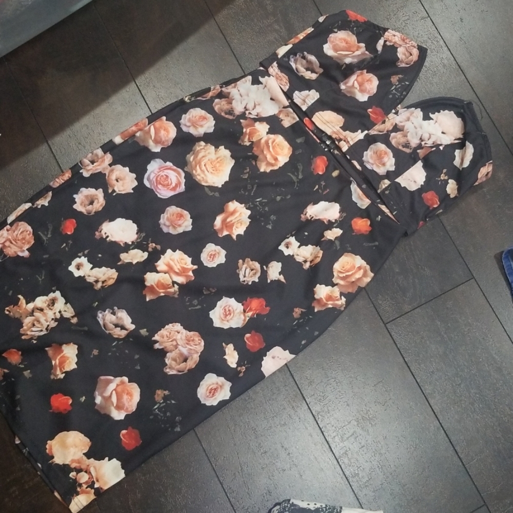 2 piece floral stretchy deep v pencil skirt medium
